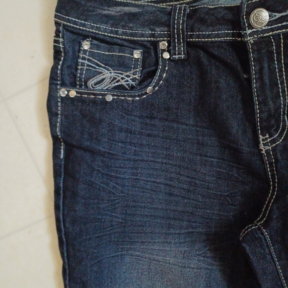 Gentry Used Earl Jeans - Picture 2 of 6